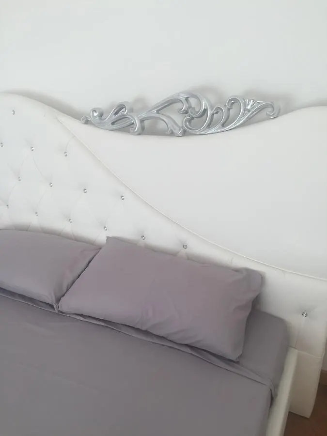 Maison Burlesque Bed & Breakfast Rome 0*,