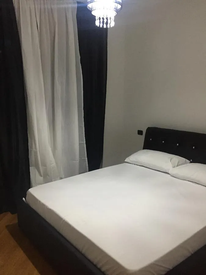 Maison Burlesque Bed & Breakfast Rome Italy
